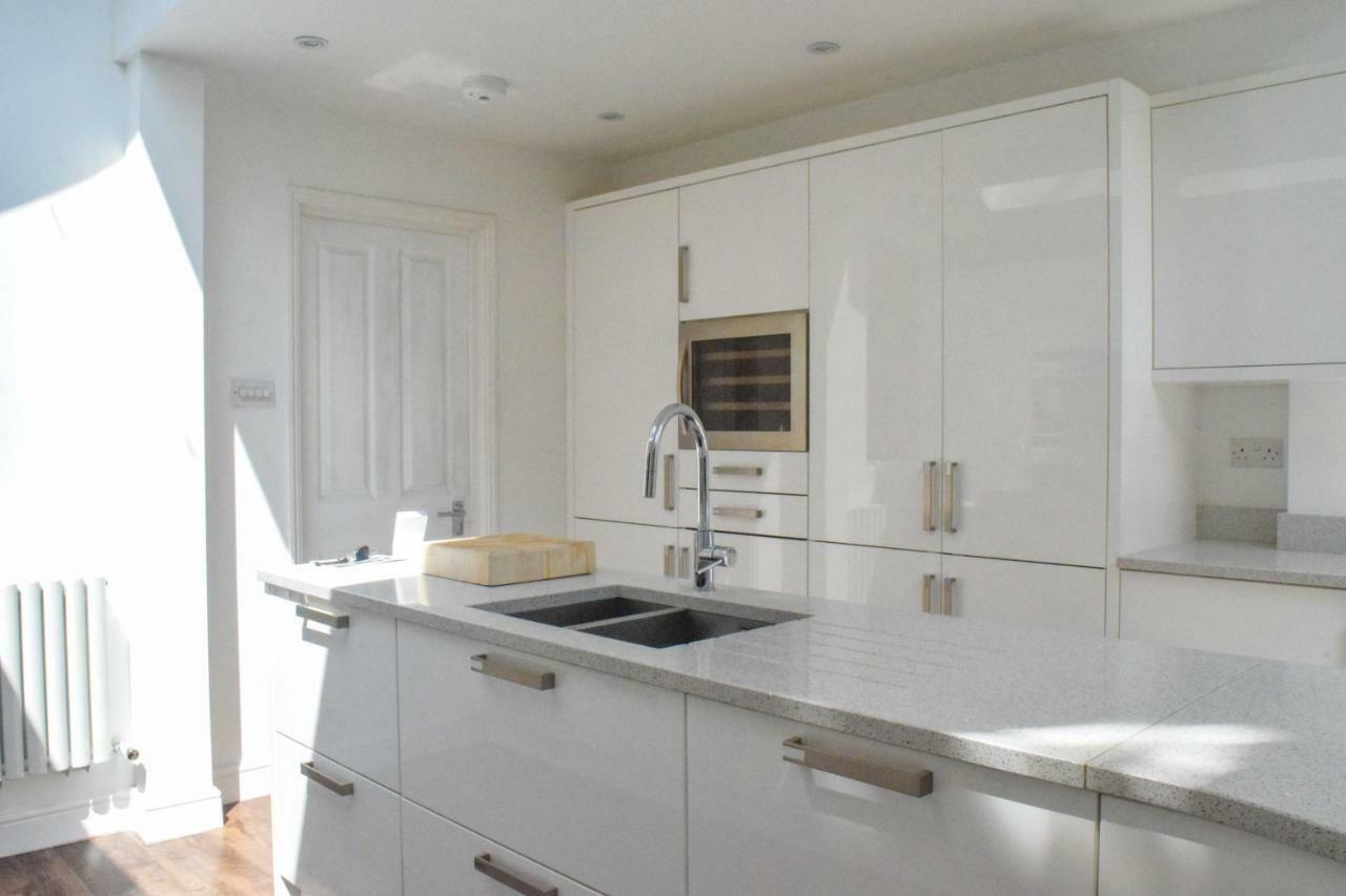 3 Bedroom Family House With A Superb Kitchen And Garden Londra Esterno foto